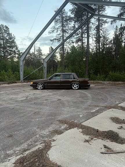 Volvo 760 3 of 6