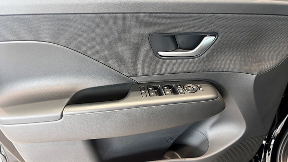 Hyundai Kona 11 of 12