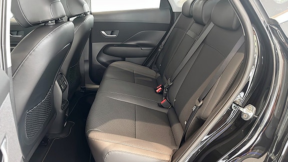 Hyundai Kona 5 of 12