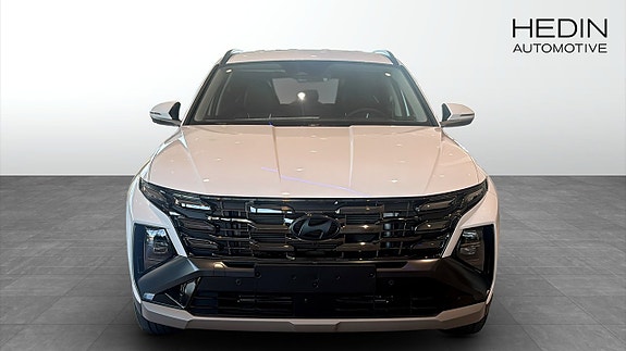 Hyundai Tucson 2 of 12