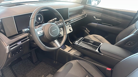 Hyundai Tucson 8 of 12