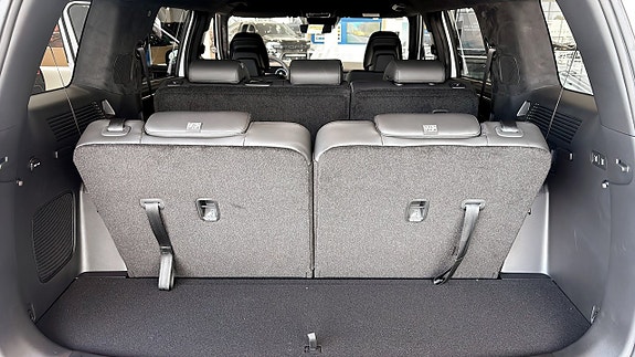 Hyundai Santa Fe 13 of 18