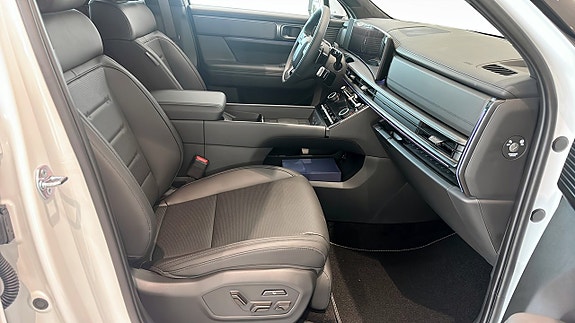 Hyundai Santa Fe 3 of 18