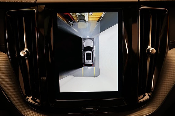 Volvo XC60 15 of 21