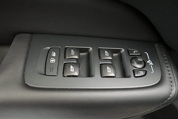 Volvo XC60 10 of 21