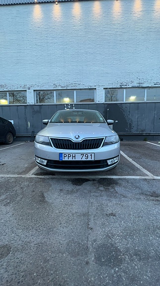 Skoda Rapid 5 of 9