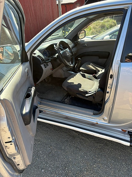Mitsubishi L200 Club Cab 6 of 6
