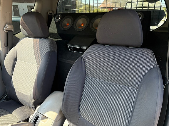 Mitsubishi L200 Club Cab 5 of 6
