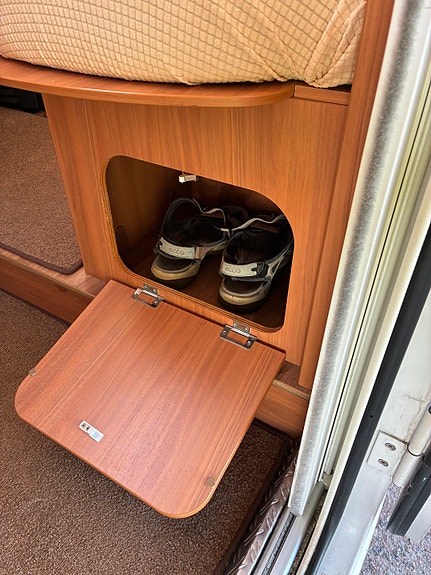 Hymer Exsis-i 688 16 of 23