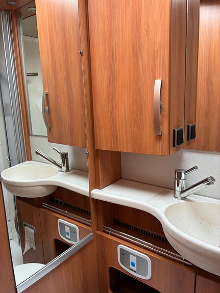 Hymer Exsis-i 688 13 of 23