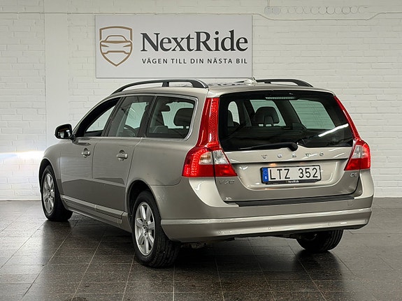 Volvo V70 3 of 16