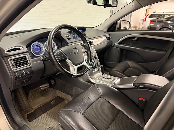 Volvo V70 5 of 16