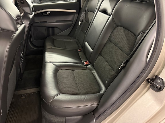 Volvo V70 8 of 16