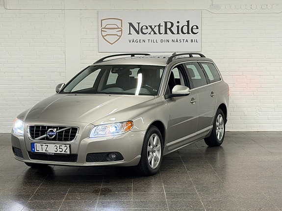 Volvo V70 2 of 16