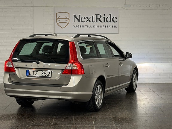 Volvo V70 4 of 16