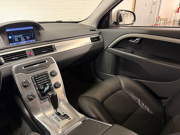 Volvo V70 11 of 16