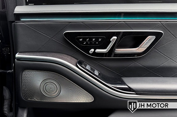 Mercedes-Benz S400 23 of 28