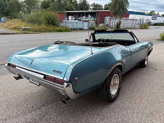 Oldsmobile 442 4 of 30