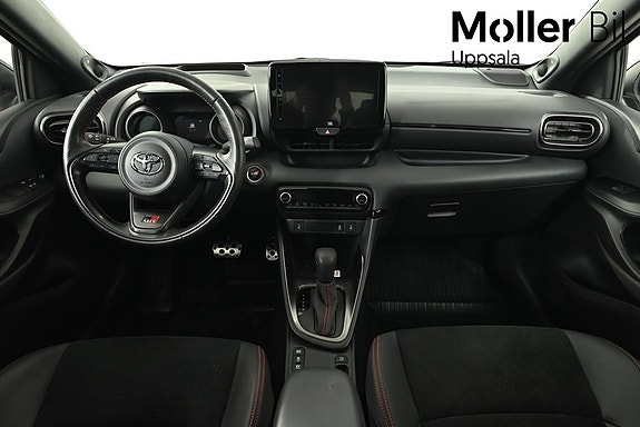 Toyota Yaris 8 of 11