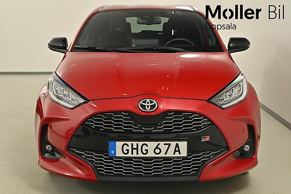 Toyota Yaris 3 of 11