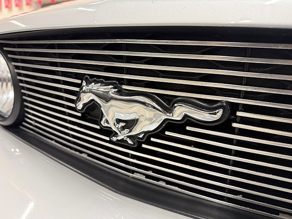 Ford Mustang 21 of 30