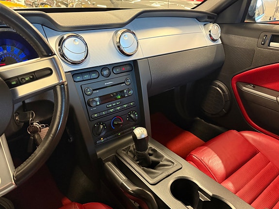 Ford Mustang 26 of 30