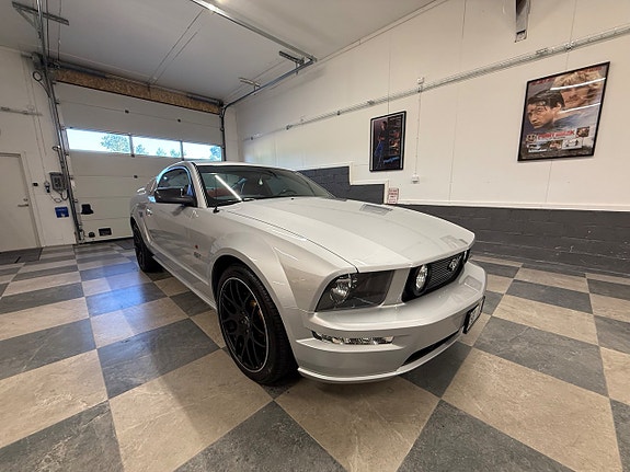 Ford Mustang 3 of 30