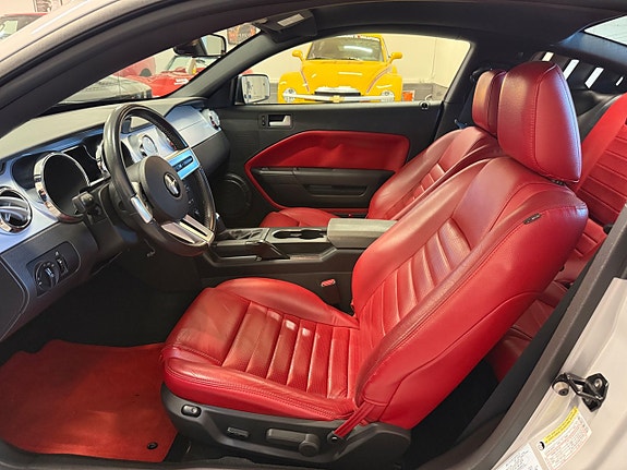 Ford Mustang 22 of 30