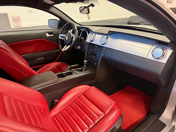 Ford Mustang 28 of 30