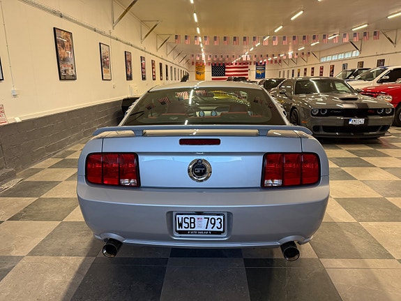 Ford Mustang 10 of 30