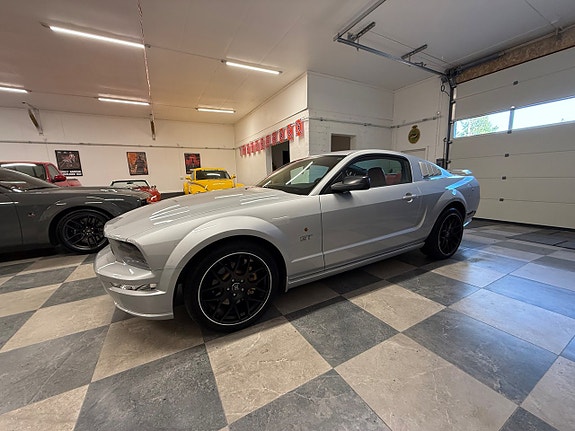 Ford Mustang 6 of 30