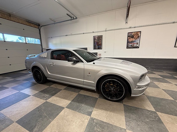 Ford Mustang 2 of 30