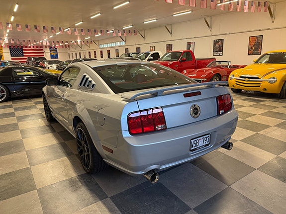 Ford Mustang 9 of 30