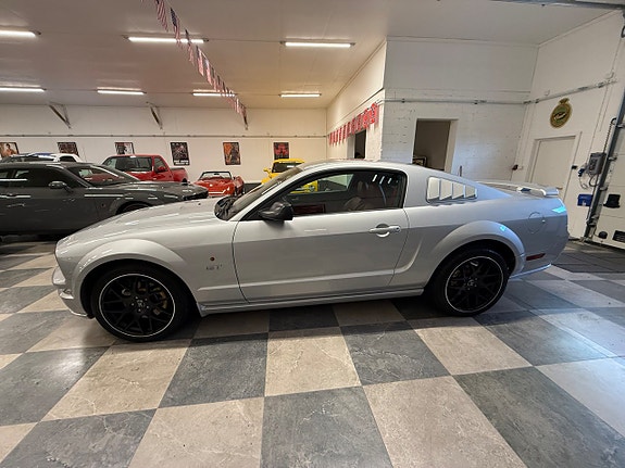 Ford Mustang 7 of 30