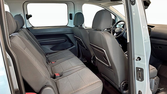 Ford Connect Tourneo 5 of 15