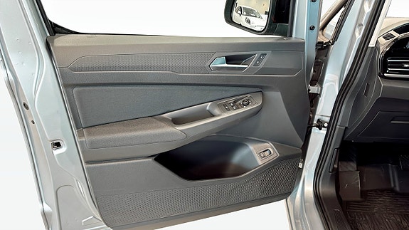 Ford Connect Tourneo 11 of 15