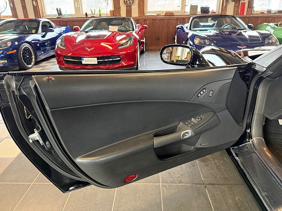 Chevrolet Corvette 19 of 24
