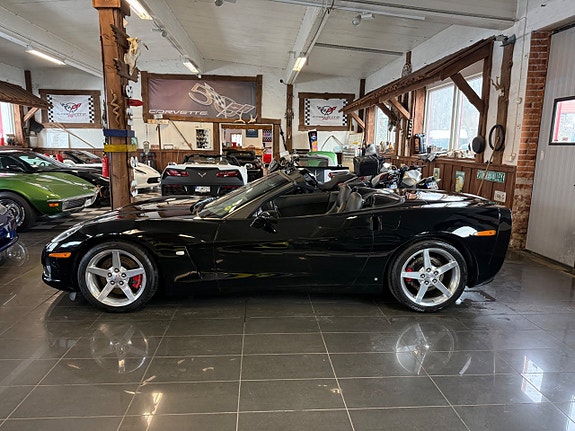 Chevrolet Corvette 2 of 24