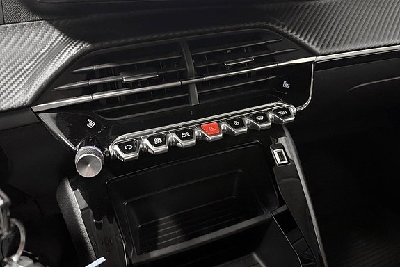 Peugeot 208 13 of 14