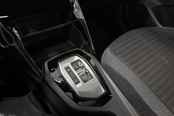 Peugeot 208 12 of 14