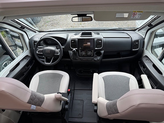 Adria Matrix 670 SL 60Y * AC * 2 of 10