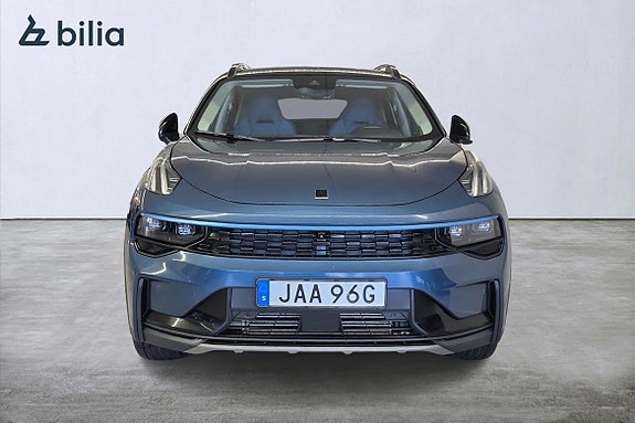 Lynk & Co 01 3 of 30