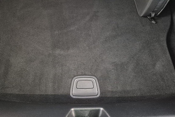 Mercedes-Benz CLA250 e 23 of 30