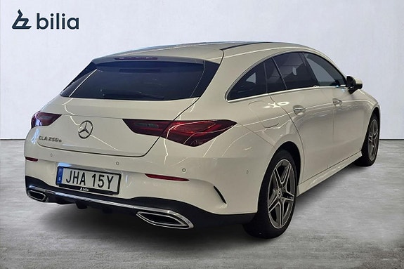 Mercedes-Benz CLA250 e 14 of 30