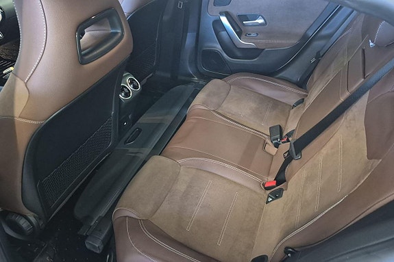 Mercedes-Benz CLA250 e 25 of 30