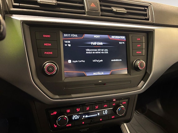 Seat Arona 17 of 23