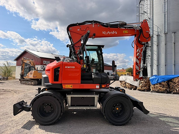 SVERIGEPREMIÄR! Kubota KW115 hjulgrävare med 5 år garanti! 4 of 12