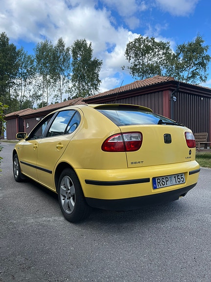 Seat Leon 2 of 6