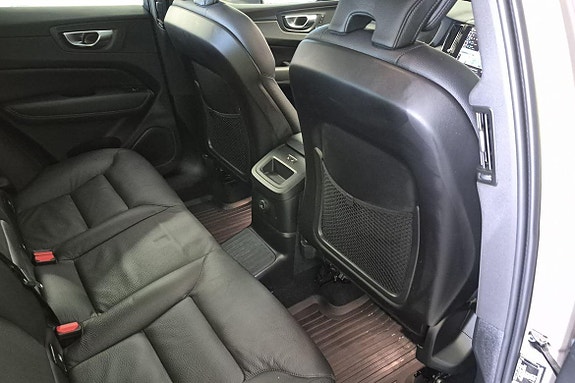 Volvo XC60 17 of 30