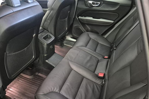 Volvo XC60 26 of 30